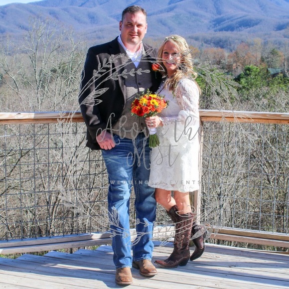 Meet your Posher, Bobbi - Picture 3 of 7